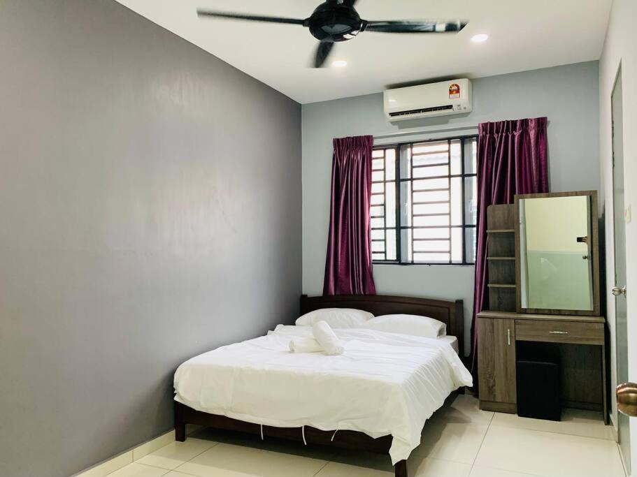 Ks1 Homestay Sky Mirror Double Storey House Kuala Selangor Bagian luar foto